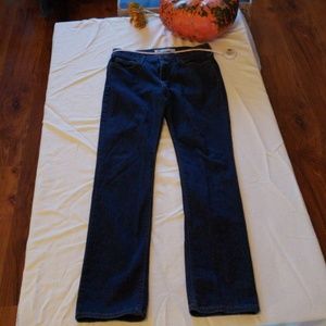 Women's Levi's 525 straight leg, perfect waist